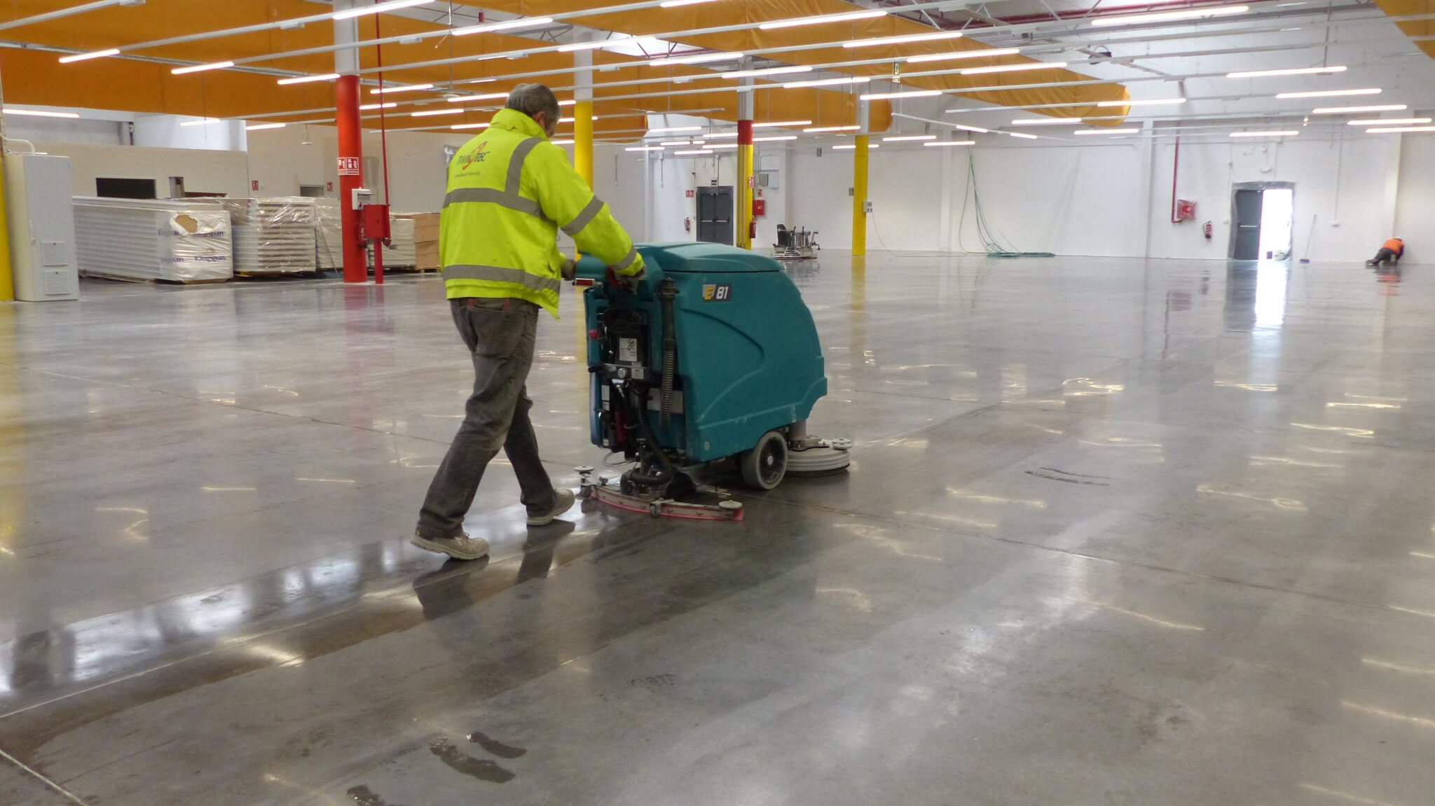 ▷ Industrial Concrete Floors and Warehouse Cleaning
