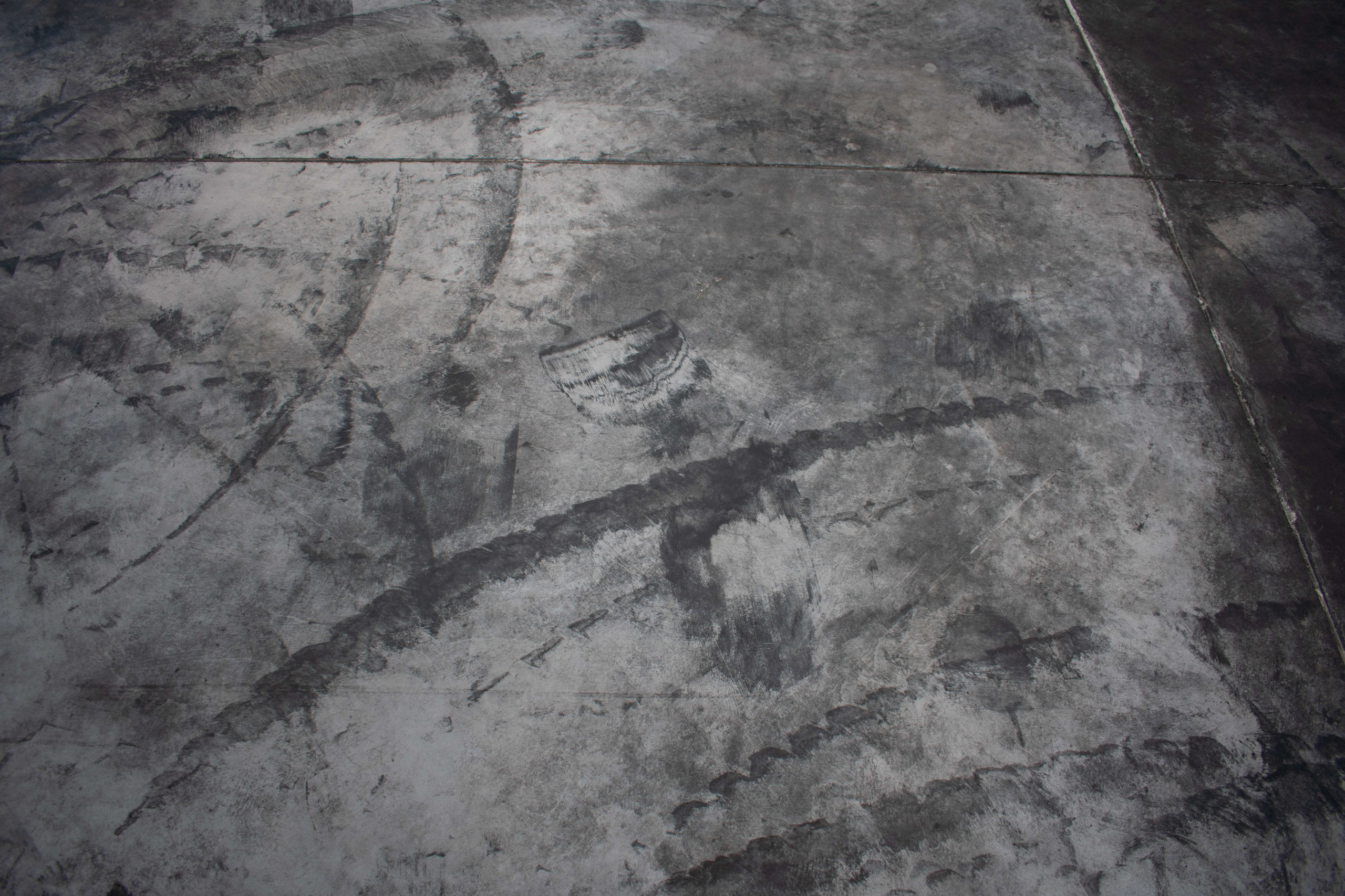 Fleckenentfernung auf betonböden