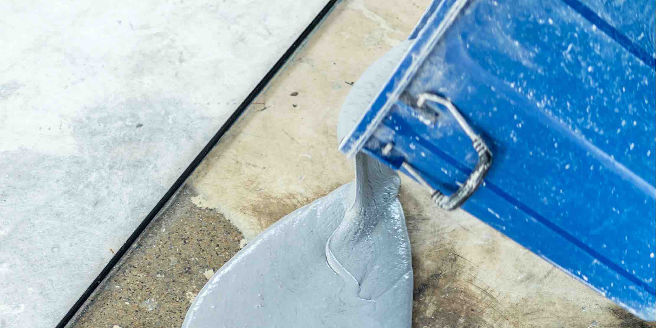 Self leveling floor