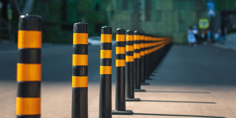Anchored Bollards With Screw