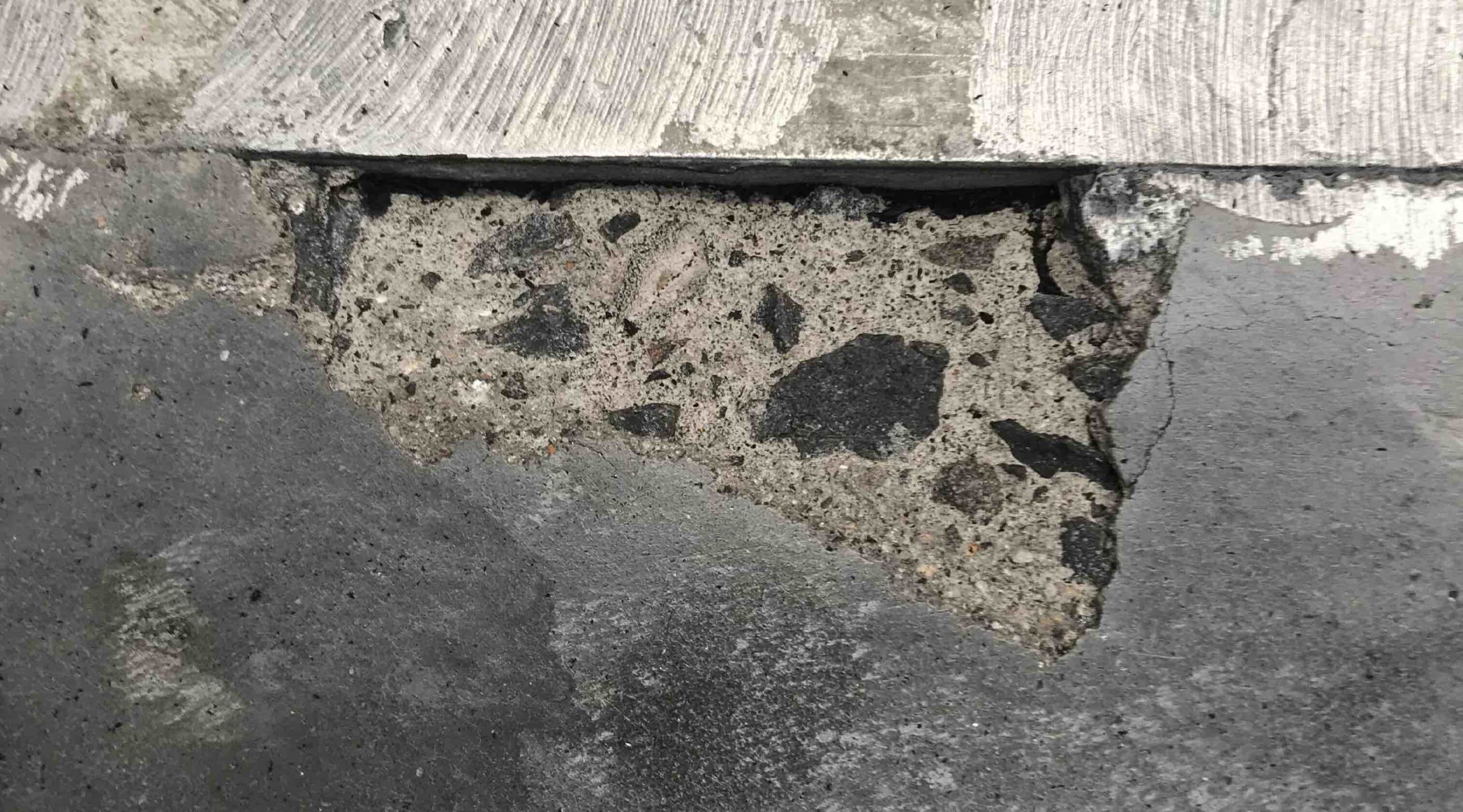 Beton Zeminde çatlaklar