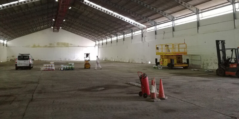 Suciedad En Nave Industrial