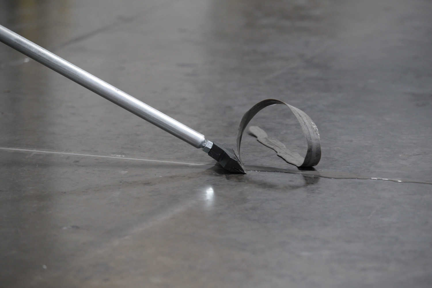 Entfernen und abdichten von dehnungsfugen