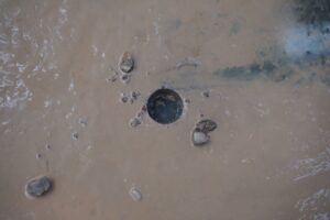 Desecho Tras Extraccion Anclaje Pavimento Hormigon.jpg