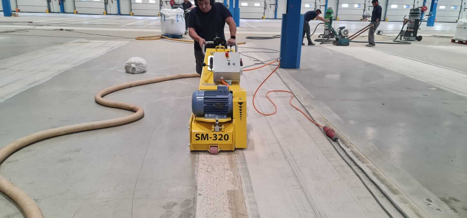 Fræsning Af Et Industrielt Betongulv