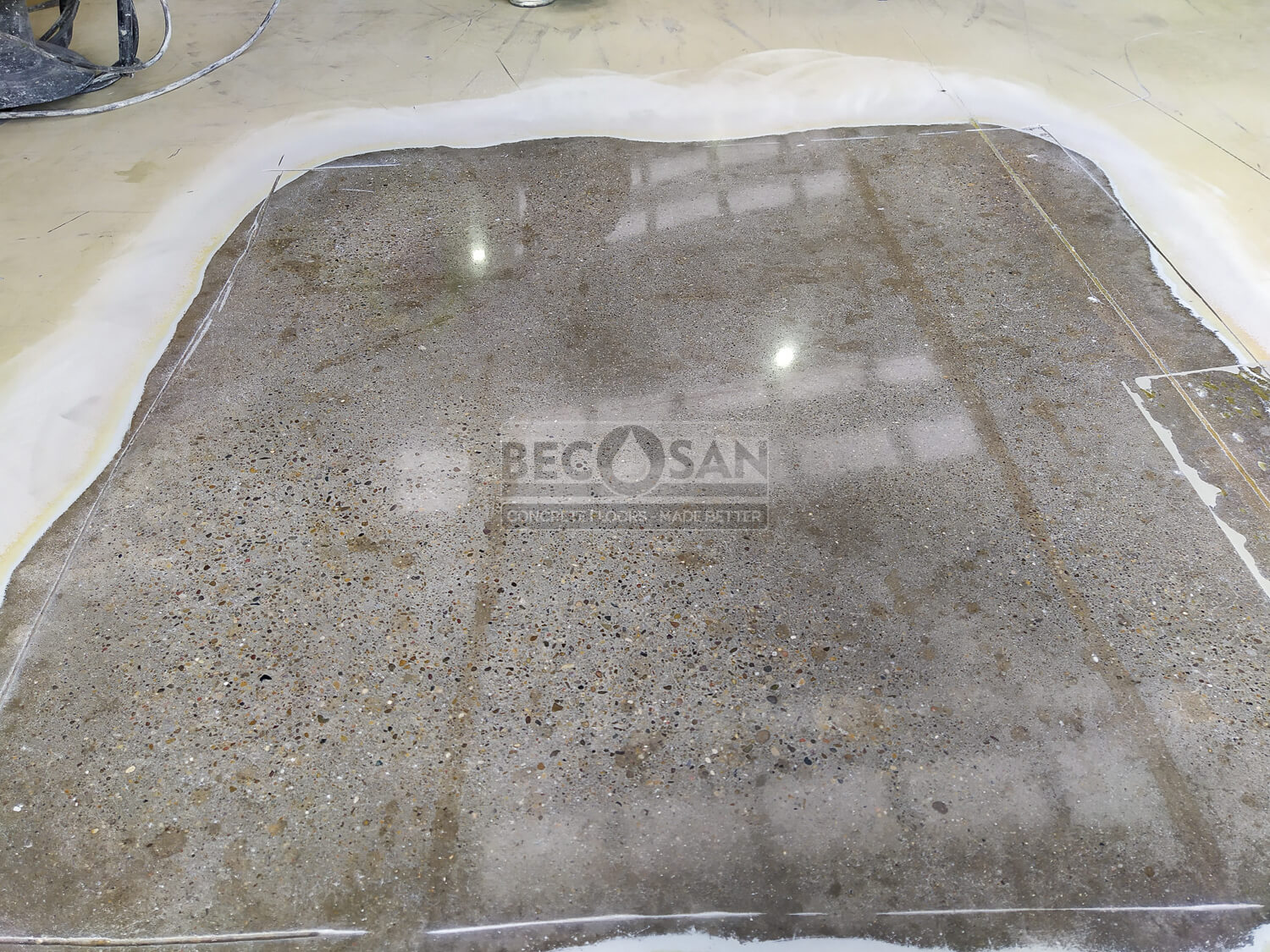 6 Muestra Micropulido Con Desbaste De Resina Hormigon Becosan.jpg