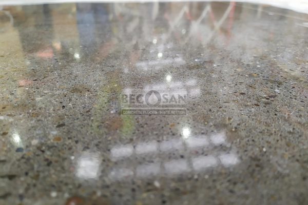 7 Muestra Micropulido Con Desbaste De Resina Hormigon Becosan.jpg