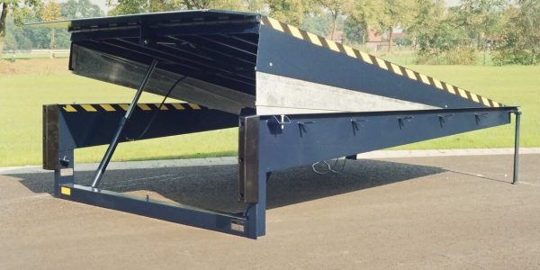 Hydraulische Ladebrücke Mit Vorschub Hydraulische Ladebrücke Mit Vorschub