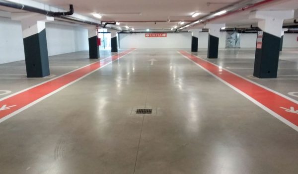 Parkhaus Mit Becosan® Poliertem Beton Saniert