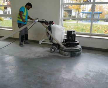 Schleifen-von-industriellen-Betonboden-scaled-e1669107874121.jpg Schleifen-von-industriellen-Betonboden-scaled-e1669107874121.jpg