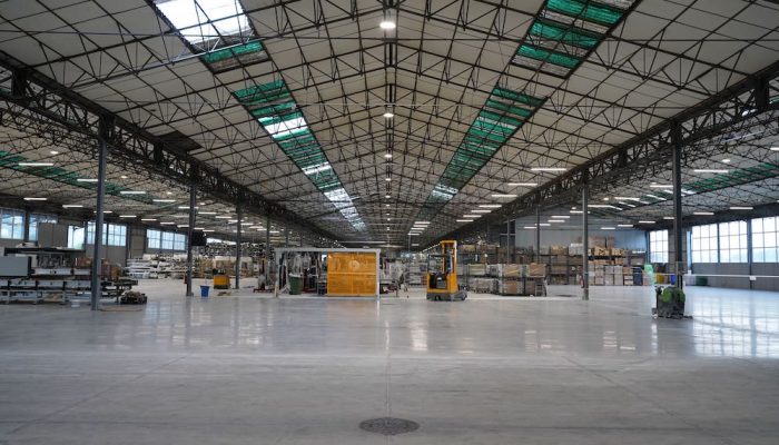 Suelo De Hormigón Arreglado De Fisuras Y Grietas