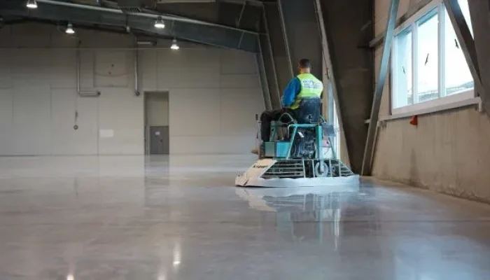 polished-concrete-treatment-scaled-pevxyikm3fu3nb8g3klxw24d4yr5pvf8gojkpqfe5i-2.webp